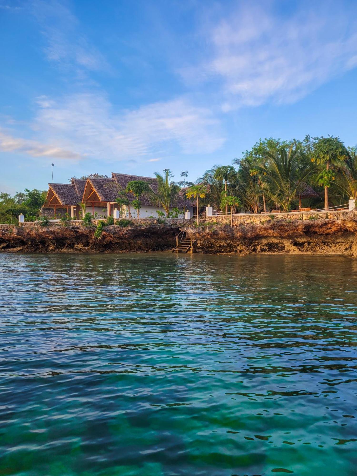 Kidoti Bay Hotel Exterior photo