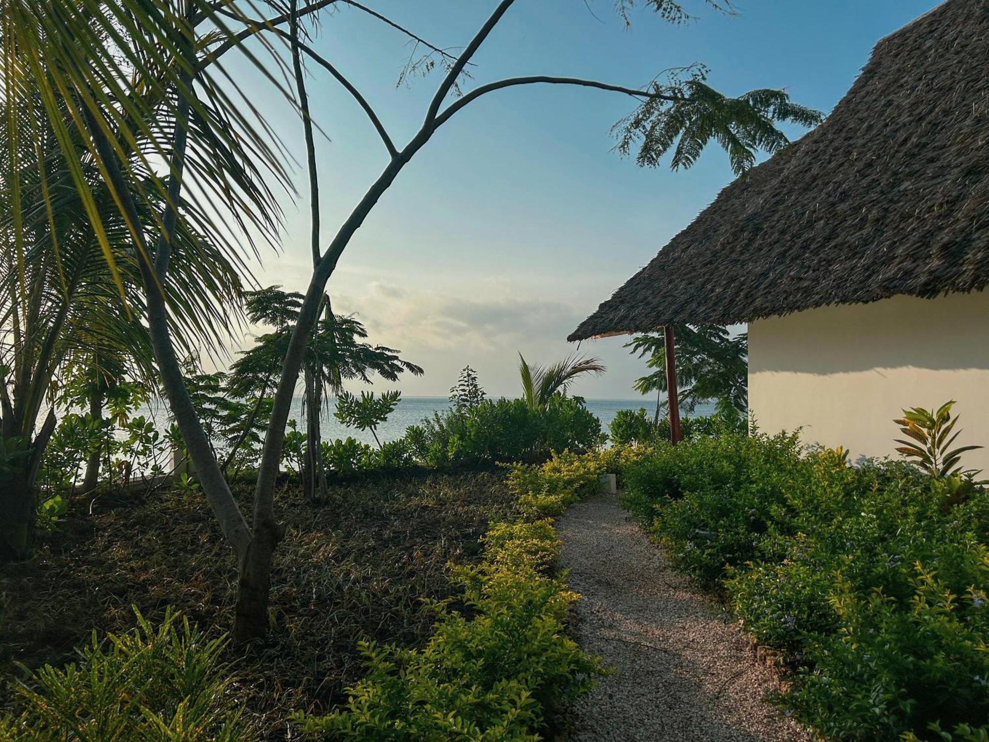 Kidoti Bay Hotel Exterior photo